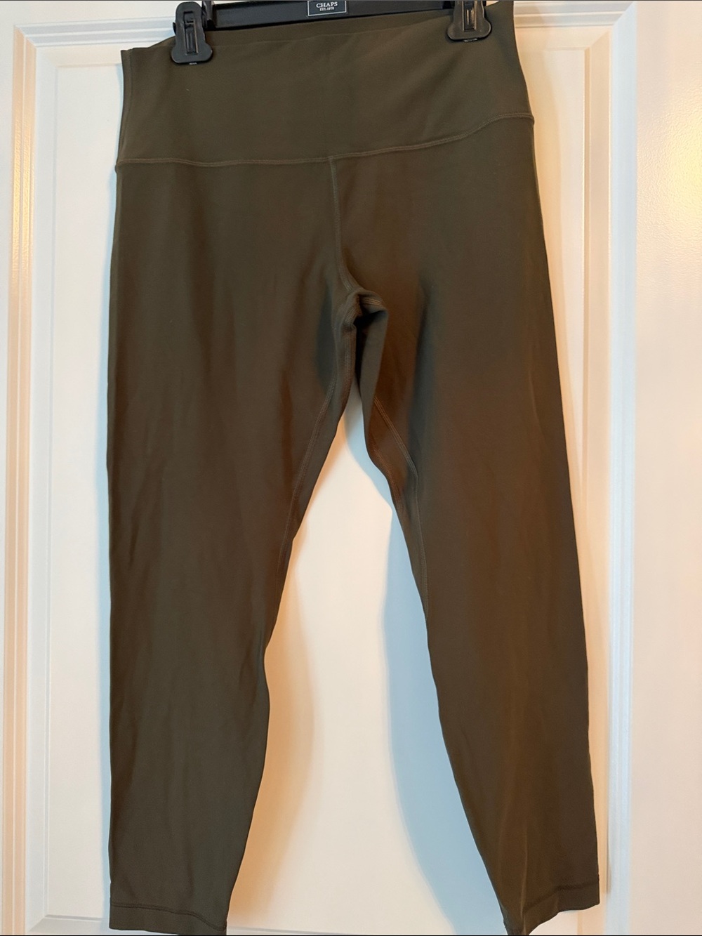 Lululemon women’s Olive Green Active Leggings